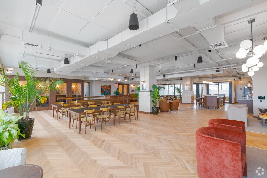 More Photos Of 100 N Biscayne Blvd, Miami Office For Lease