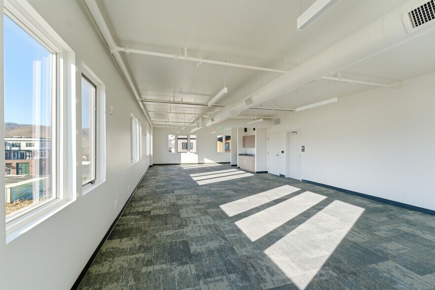 More Photos Of Phase One Unit #6, 1922 US-40 Hwy, Heber City Light Distribution For Sale