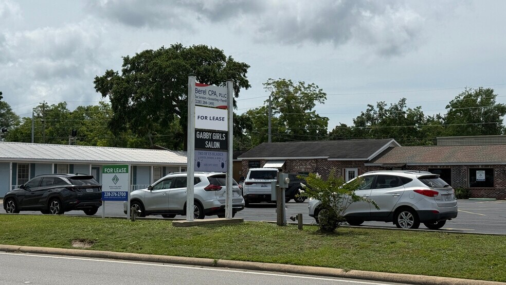 More Photos Of 1310 Bienville Blvd, Ocean Springs Office For Lease
