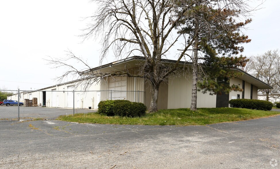 More Photos Of 3949 Dayton Park Dr, Dayton Industrial For Sale