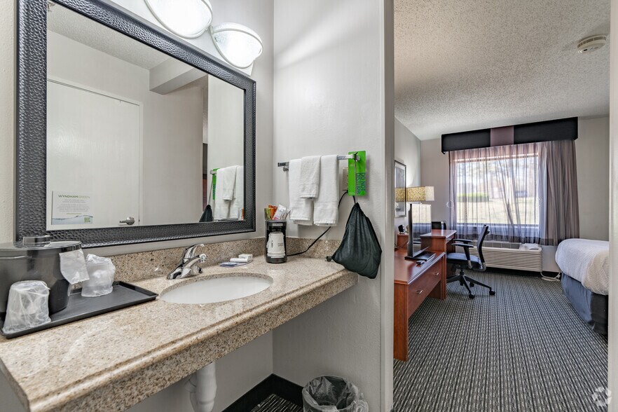 More Photos Of 4311 Warden Rd, North Little Rock Hospitality For Sale