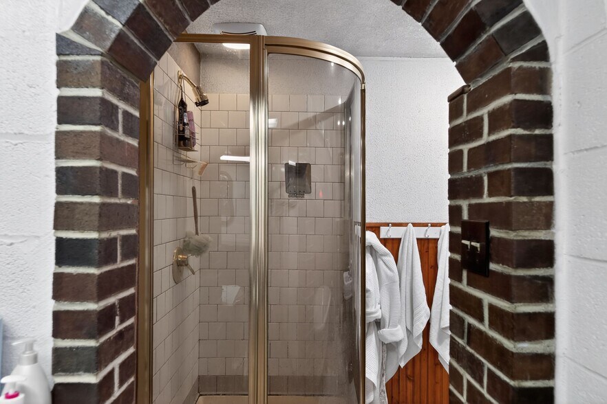 More Photos Of 3341-43 D St, Philadelphia Manufacturing For Sale