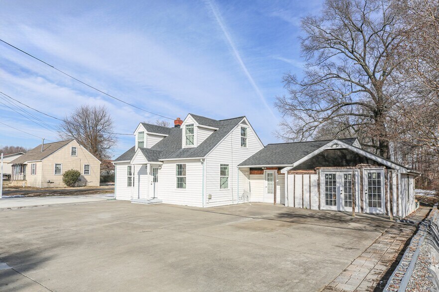 Primary Photo Of 112 Pegram Ln, Fredericksburg Office For Sale