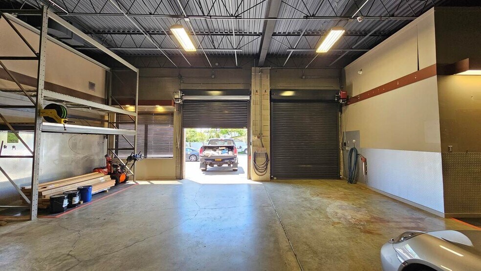 More Photos Of 401 Manhattan Ave, West Babylon Warehouse For Sale