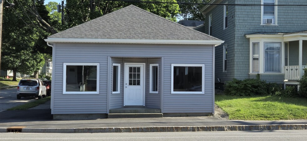 Primary Photo Of 394 Main St, Westbrook Office For Sale