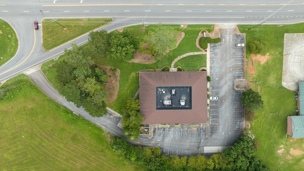 More Photos Of 1330 N Park St, Carrollton Medical For Sale