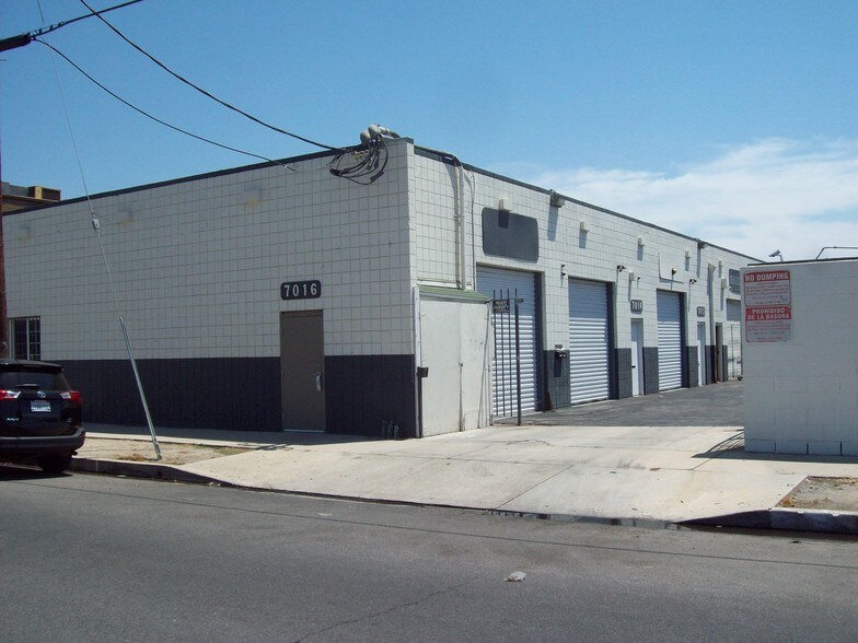 Primary Photo Of 7000-7016 Darby Ave, Reseda Warehouse For Sale