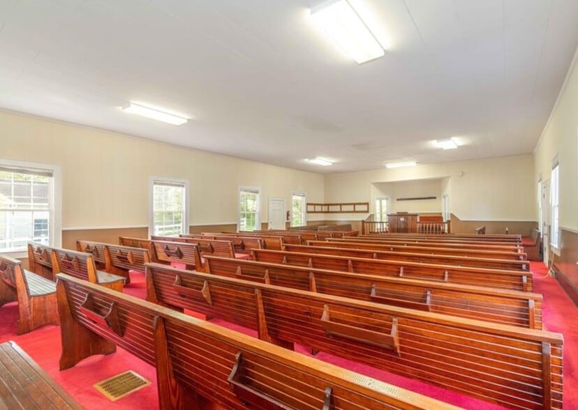 More Photos Of 511 James St, Burlington Religious Facility For Sale