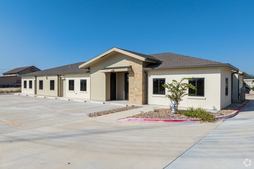 More Photos Of 1667 N Highway 183, Leander Unknown For Lease