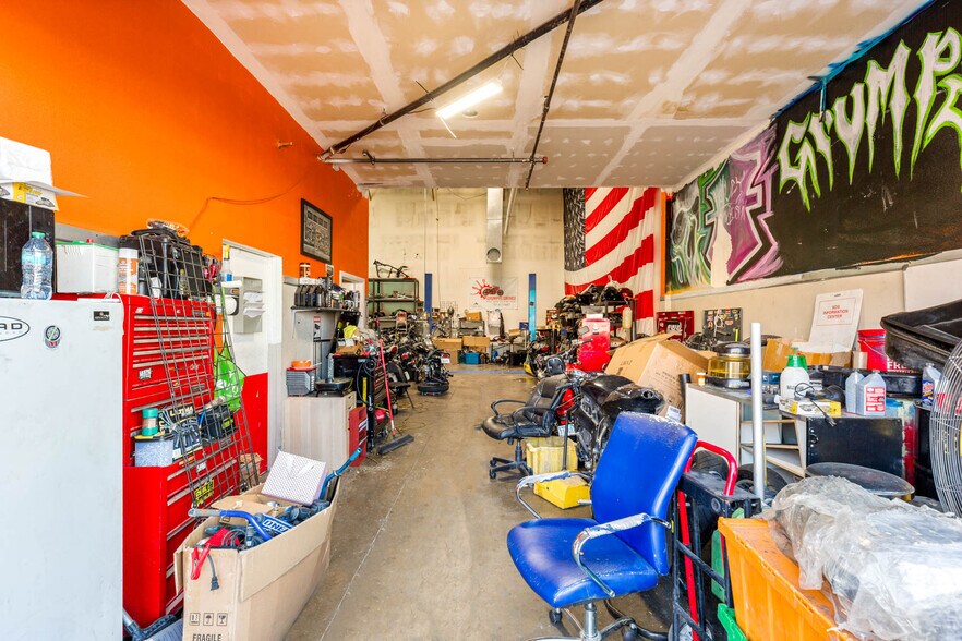 More Photos Of 4570 Donovan Way, North Las Vegas Light Distribution For Sale