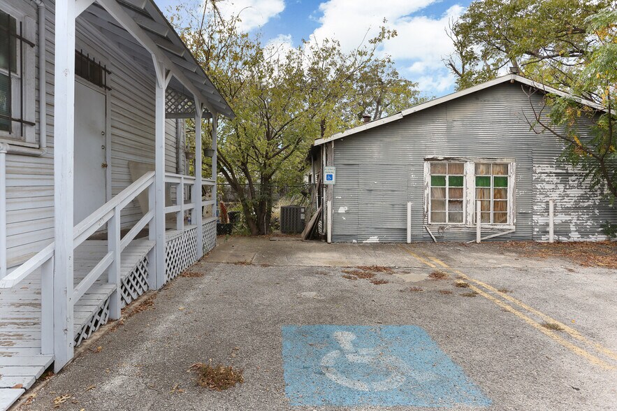 More Photos Of 224 Casa Blanca, San Antonio Office For Lease