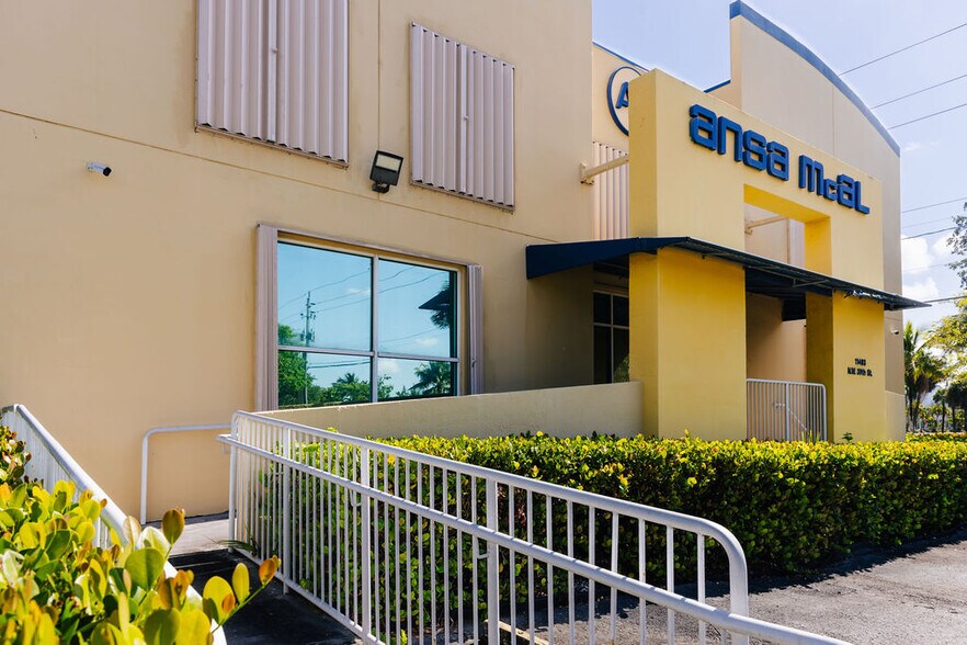 More Photos Of 11403 NW 39th St, Miami Light Distribution For Sale