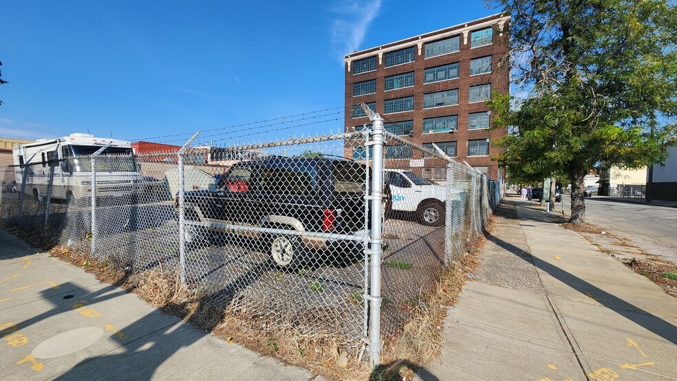 More Photos Of 4806 Hamilton Ave, Cleveland Flex For Lease
