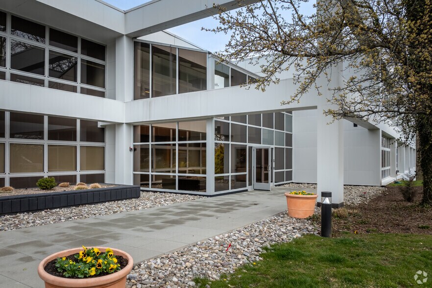 More Photos Of 150 Morristown Rd, Bernardsville Office For Lease