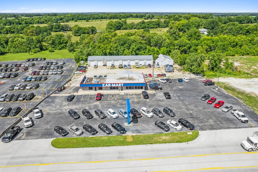 More Photos Of 2502-2506 N State Route 291, Harrisonville Auto Dealership For Lease