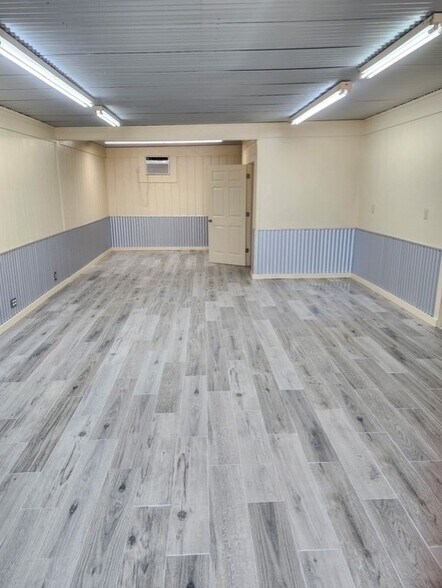 More Photos Of 2765-2771 E Tx-71, Del Valle General Retail For Lease