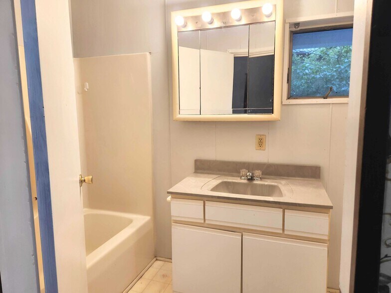 More Photos Of 18 5th St NE, Massillon Apartments For Sale