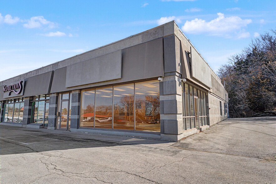 More Photos Of 2242 N College Ave, Fayetteville Convenience Store For Lease