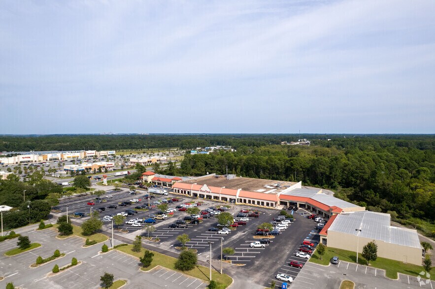 More Photos Of 96016-96126 Lofton Square Ct, Yulee Storefront For Lease