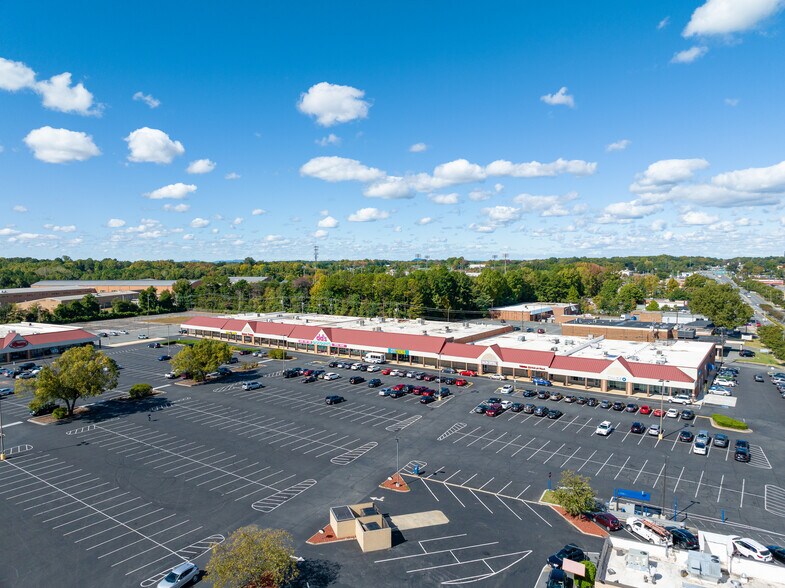 More Photos Of 2901-3053 Freedom Dr, Charlotte Unknown For Lease