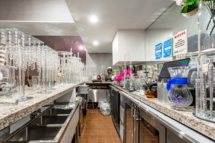 More Photos Of 404 Richmond Ter, Staten Island Specialty For Sale