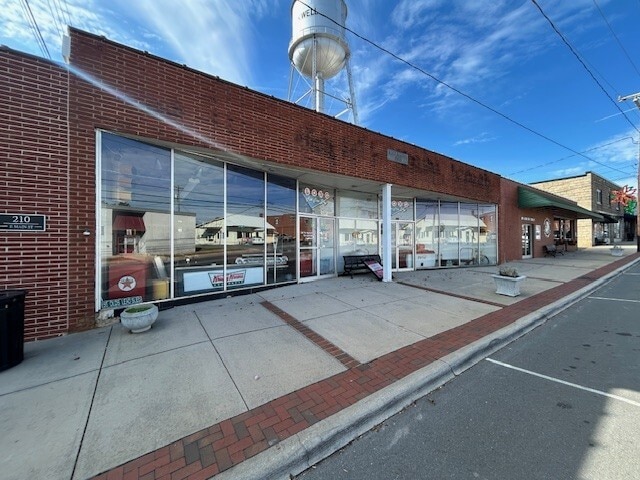 Primary Photo Of 206 E Main St, Rockwell Storefront Retail Office For Lease