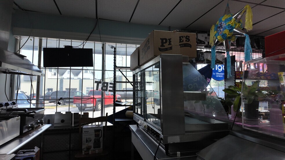 More Photos Of 2401 W Cervantes St, Pensacola General Retail For Sale