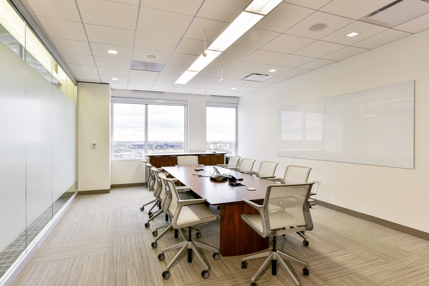 More Photos Of 2 Pierce Pl, Itasca Office For Lease