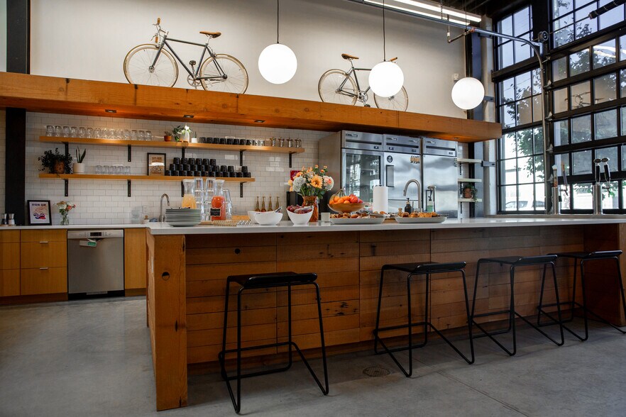 More Photos Of 1120 SE Madison St, Portland Coworking Space