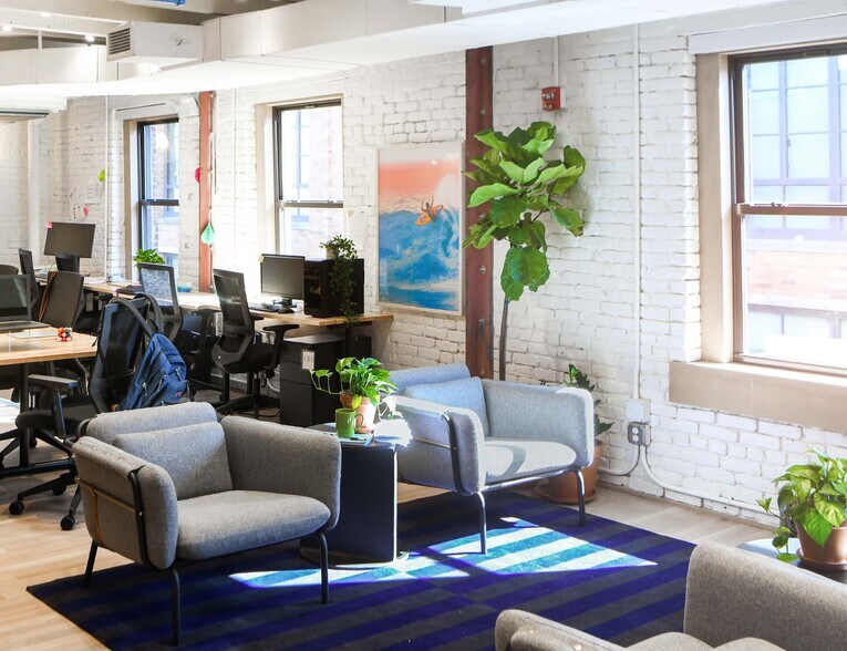 More Photos Of 221 W 6th St, Austin Office For Lease