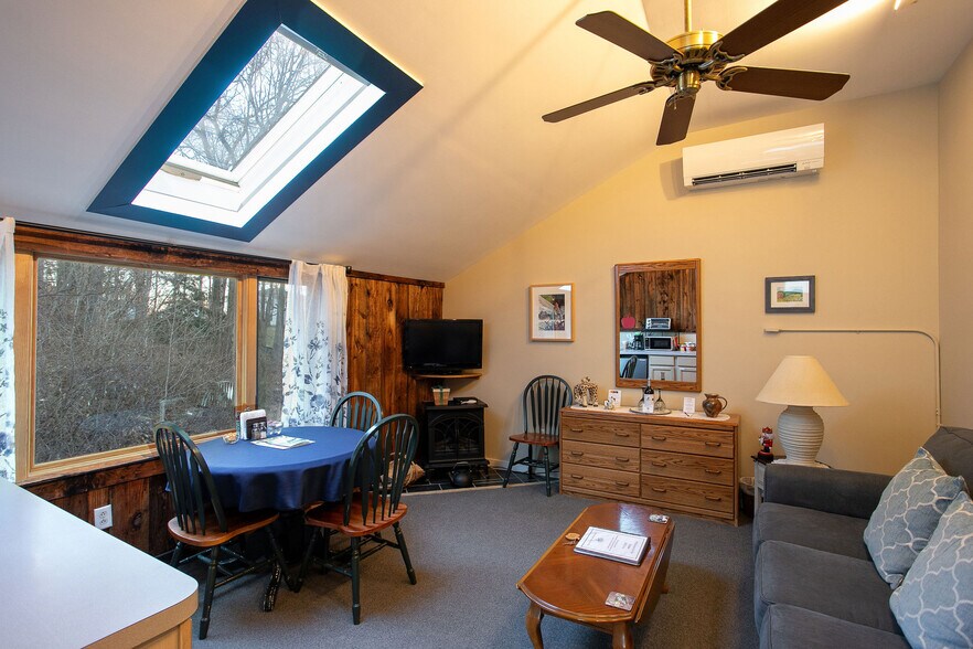 More Photos Of 2 Oak St, West Stockbridge Hospitality For Sale