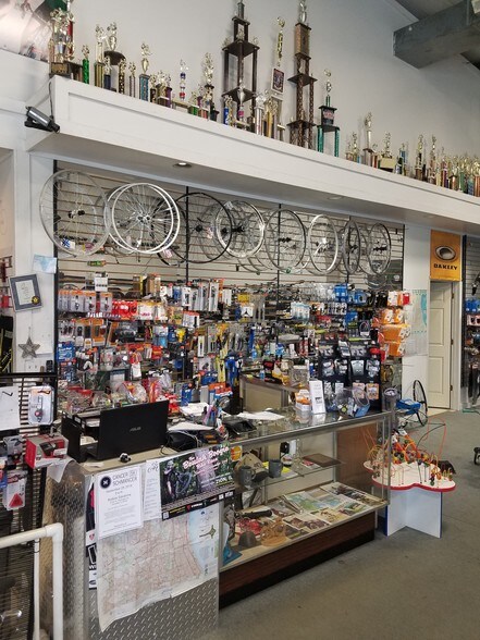 More Photos Of 131 E Rollins Rd, Round Lake Beach Freestanding For Sale