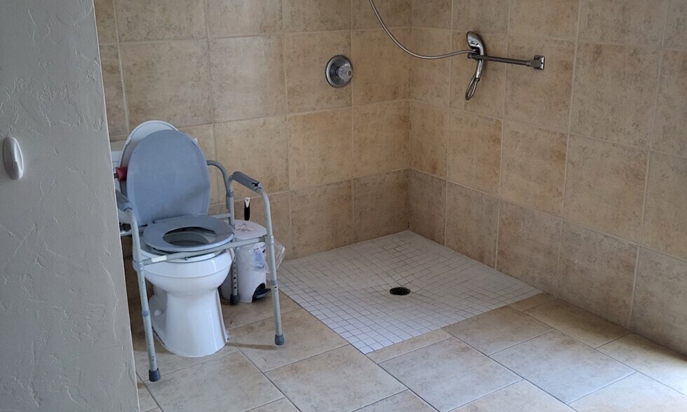 More Photos Of 710 N Mann Ave, Tucson Healthcare For Sale