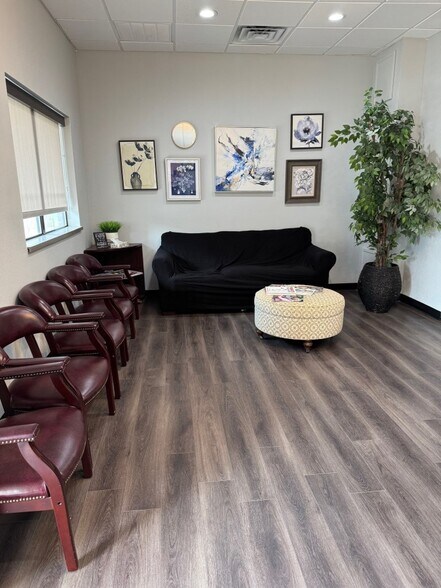 More Photos Of 2421 Earl Rudder Fwy S, College Station Office For Lease