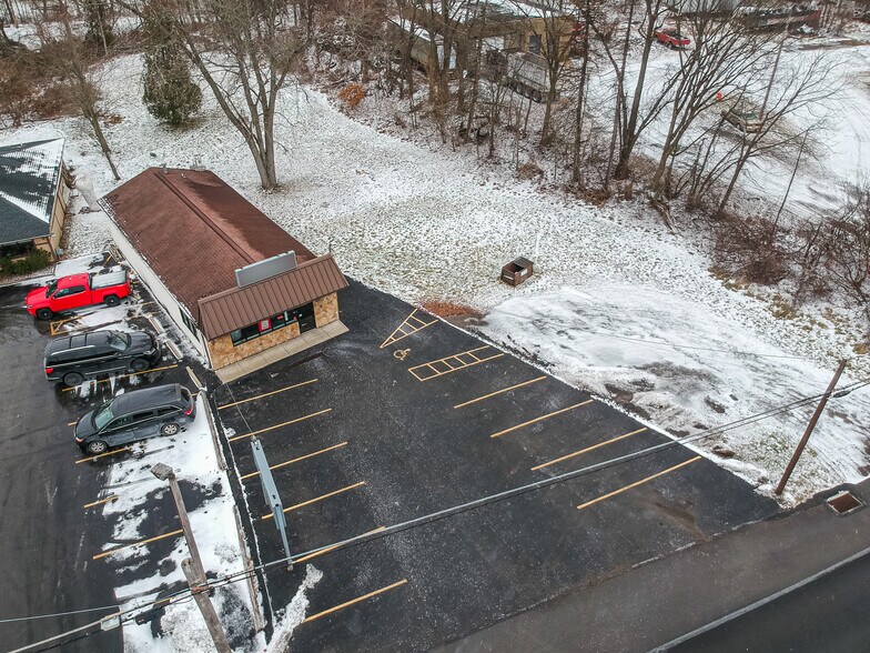 More Photos Of 1909 E Washington St, New Castle Freestanding For Sale