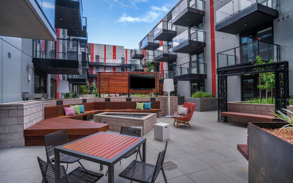 More Photos Of 1501 Island Ave, San Diego Apartments For Lease