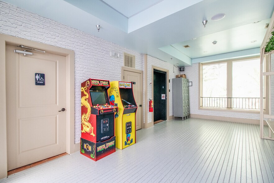 More Photos Of 21 E Athens St, Winder General Retail For Sale