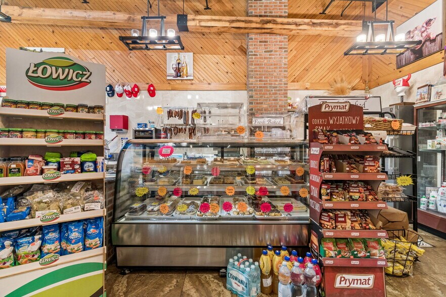 More Photos Of 3007 Commercial Way, Spring Hill Restaurant For Sale
