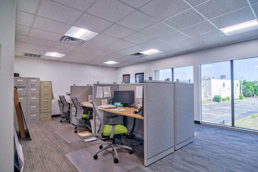 More Photos Of 12945 Seminole Blvd, Largo Office For Lease