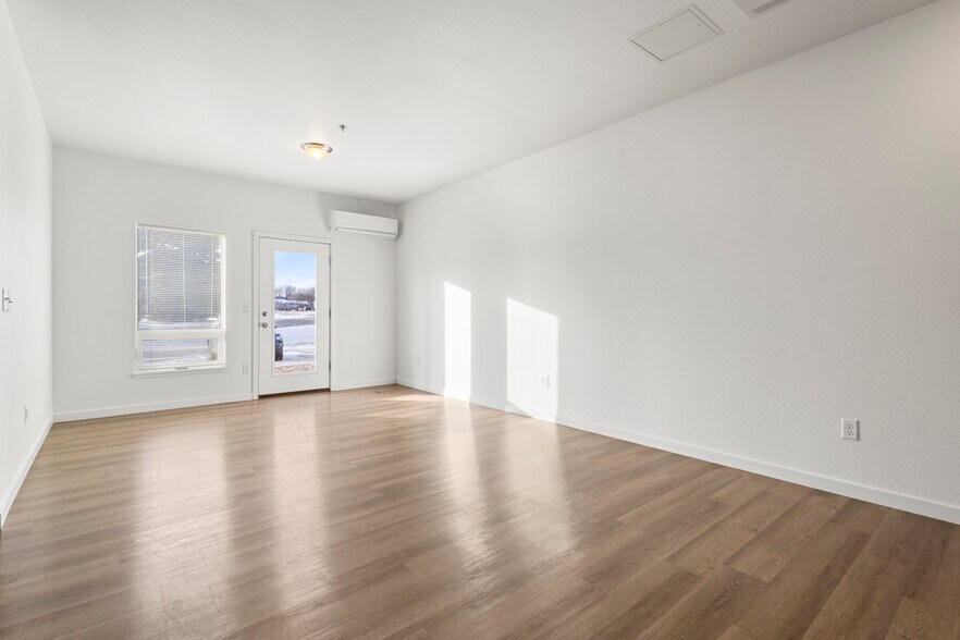 More Photos Of 120 & 124 W Hatting St, Luverne Apartments For Sale