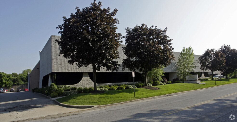 More Photos Of 40 Seaview Blvd, Port Washington Flex For Lease