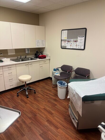 More Photos Of 103 S 3rd Ave, Edgar Medical For Sale