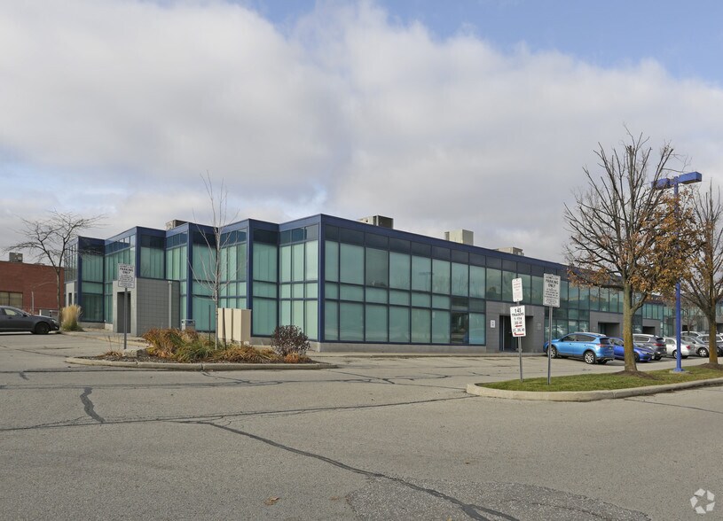 More Photos Of 145 Traders Blvd E, Mississauga Showroom For Sale
