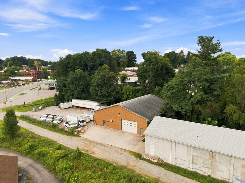 More Photos Of 890 Roanoke St, Christiansburg Warehouse For Lease