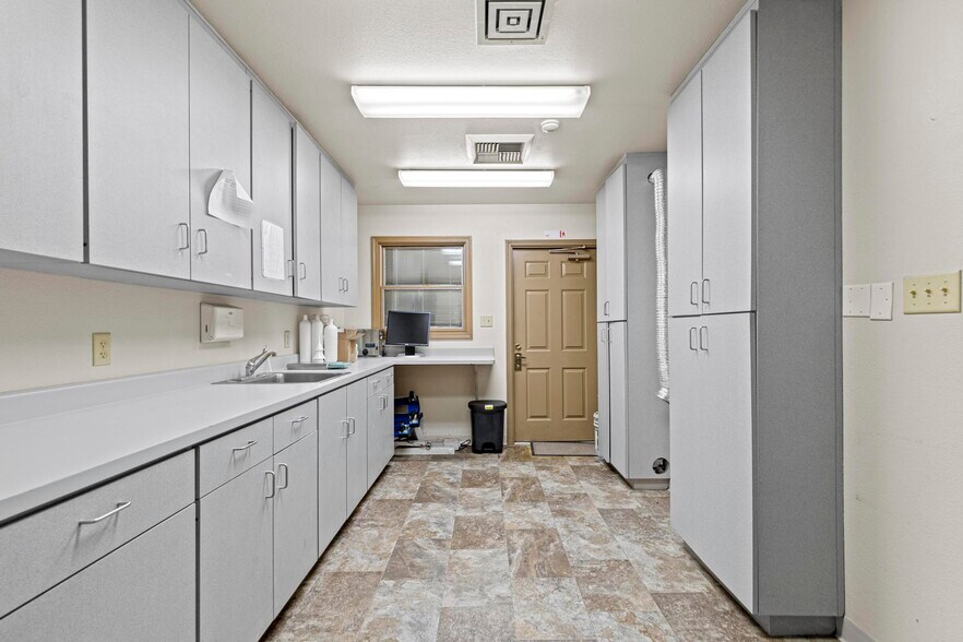 More Photos Of 1045 Live Oak Blvd, Yuba City Medical For Lease