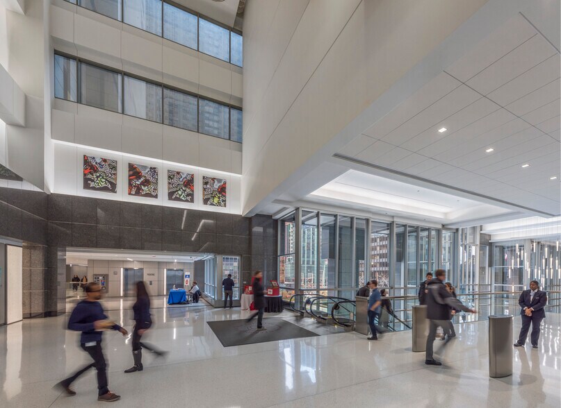 More Photos Of 130 E Randolph St, Chicago Office For Sale