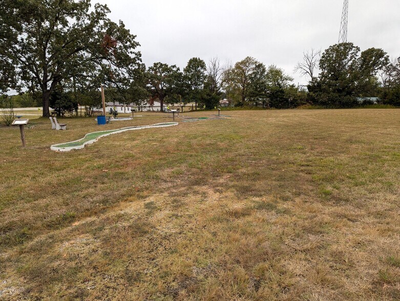 More Photos Of 22889 MO-64 Hwy, Hermitage Self Storage For Sale