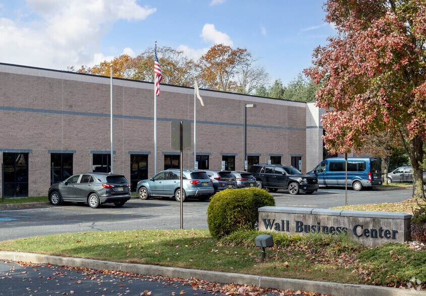 More Photos Of 5100 Belmar Blvd, Wall Flex For Lease