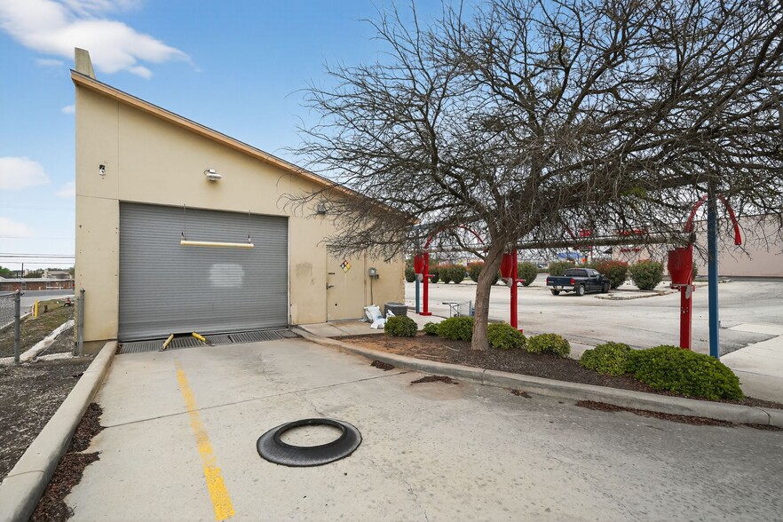 More Photos Of 8242 Fm-78, San Antonio Carwash For Sale