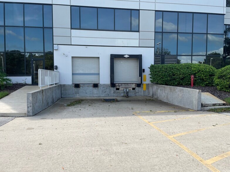 More Photos Of 3210 Lake Emma Rd, Lake Mary Office For Sale